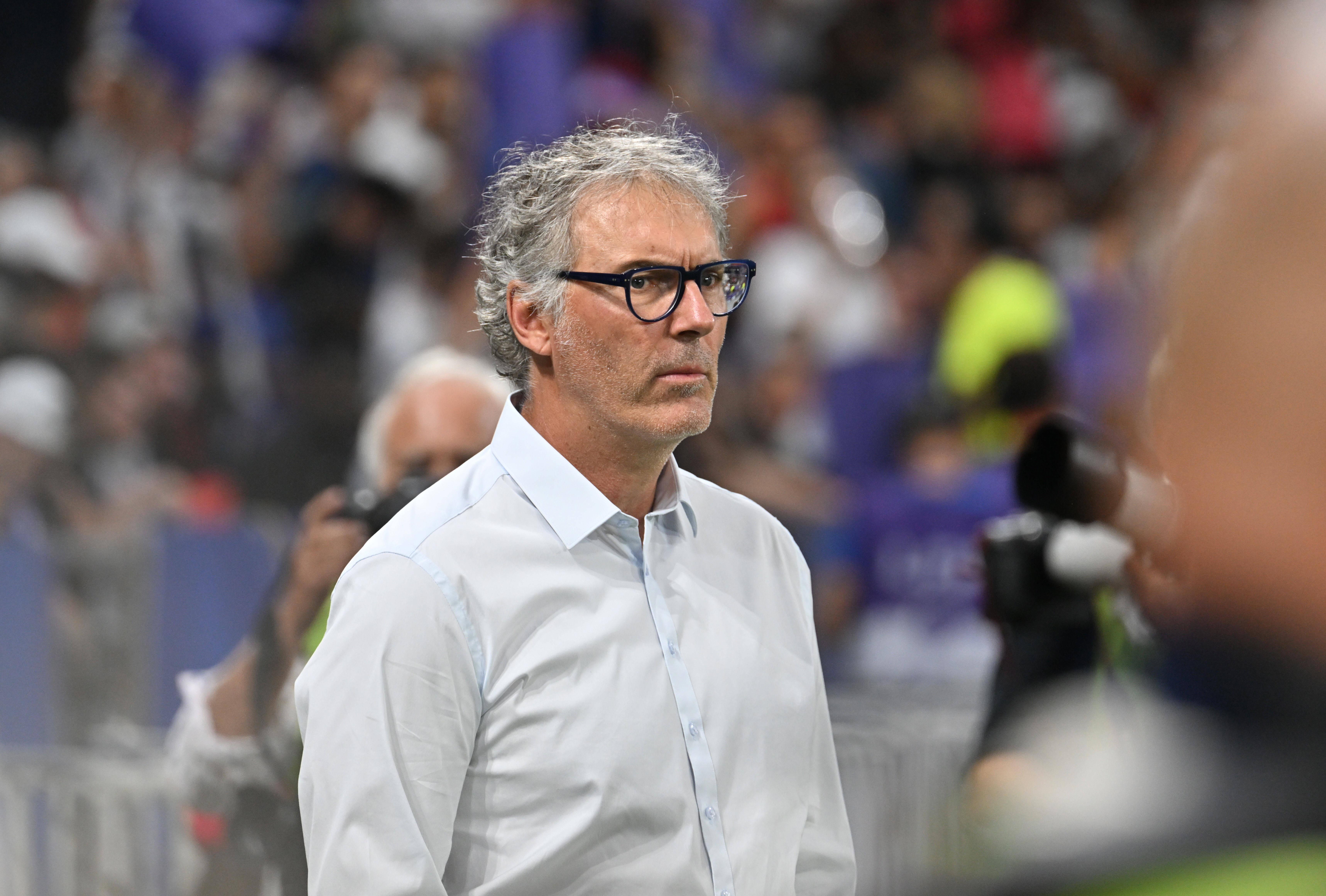 不过, 到三名球员, it