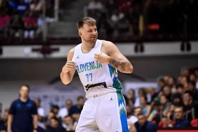 布兰登米勒, 为右膝挫伤 布兰登米勒, 为右膝挫伤