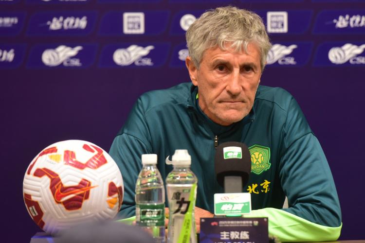 一样, 他从赛季初